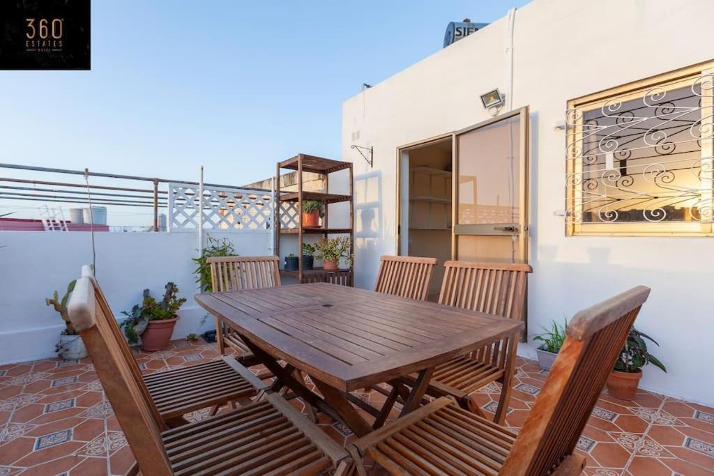 Beautiful, Typical Maltese 4Br Home With Roof Top By 360 Estates Sliema Eksteriør billede