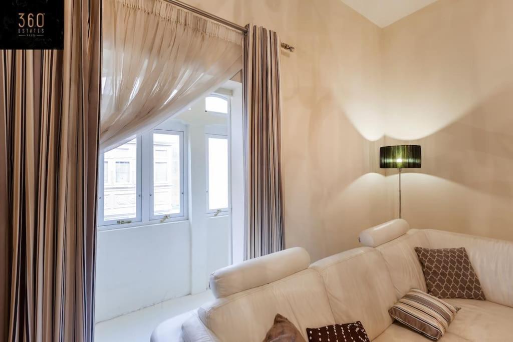 Beautiful, Typical Maltese 4Br Home With Roof Top By 360 Estates Sliema Eksteriør billede