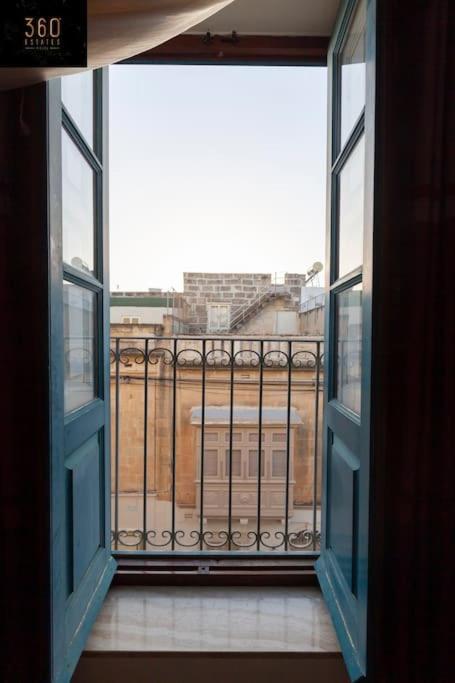 Beautiful, Typical Maltese 4Br Home With Roof Top By 360 Estates Sliema Eksteriør billede
