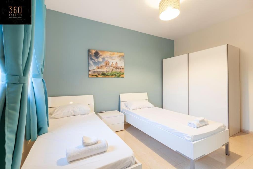 Beautiful, Typical Maltese 4Br Home With Roof Top By 360 Estates Sliema Eksteriør billede