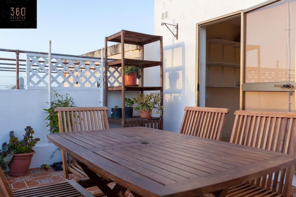 Beautiful, Typical Maltese 4Br Home With Roof Top By 360 Estates Sliema Eksteriør billede