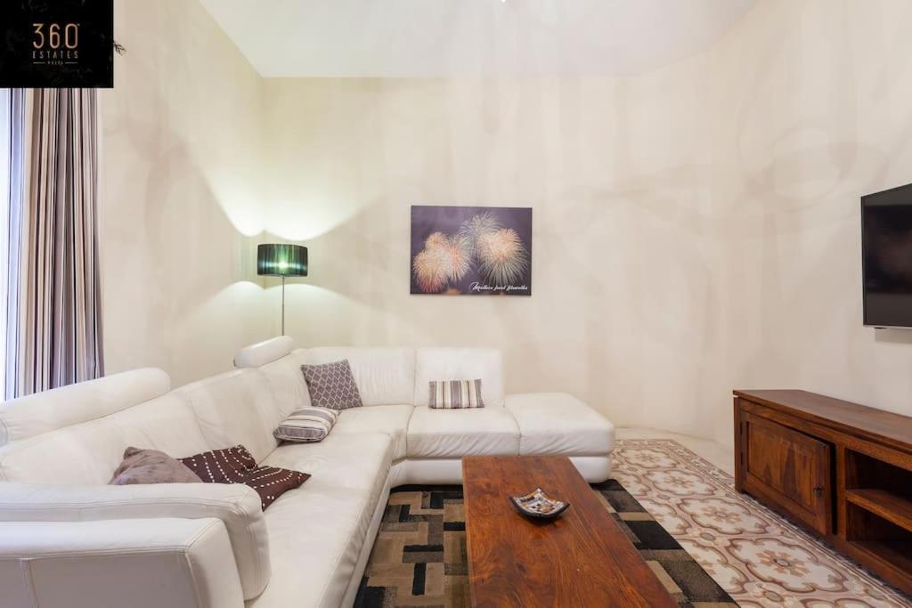 Beautiful, Typical Maltese 4Br Home With Roof Top By 360 Estates Sliema Eksteriør billede