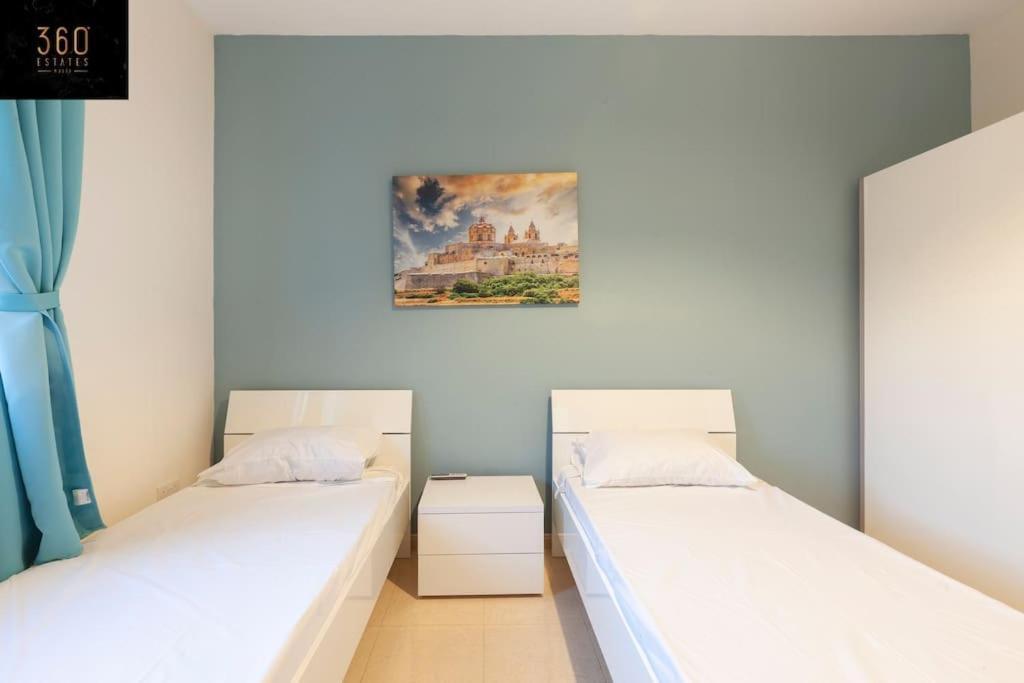 Beautiful, Typical Maltese 4Br Home With Roof Top By 360 Estates Sliema Eksteriør billede