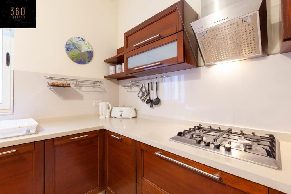 Beautiful, Typical Maltese 4Br Home With Roof Top By 360 Estates Sliema Eksteriør billede