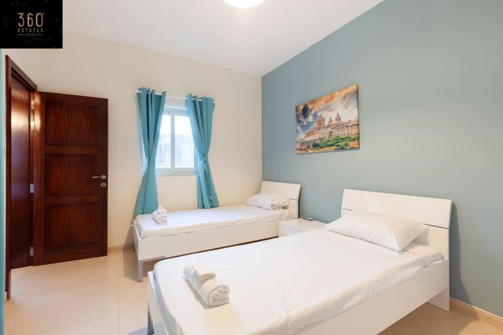 Beautiful, Typical Maltese 4Br Home With Roof Top By 360 Estates Sliema Eksteriør billede